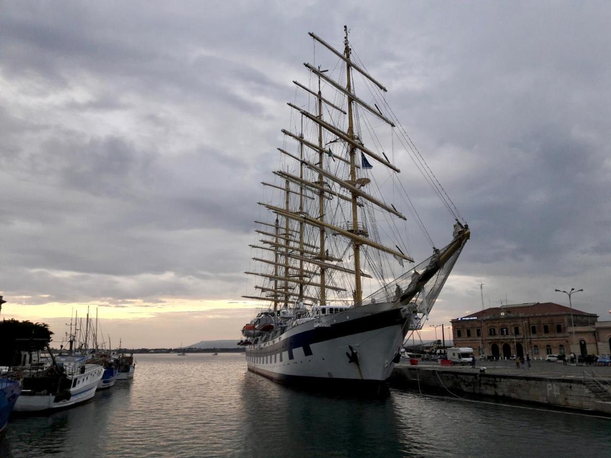 Elegante Appartamento In Palazzo Storico Ortigia Syracuse Eksteriør billede